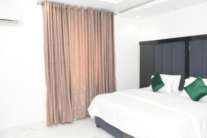 Jada Hotel And Suits Lagos Dış mekan fotoğraf